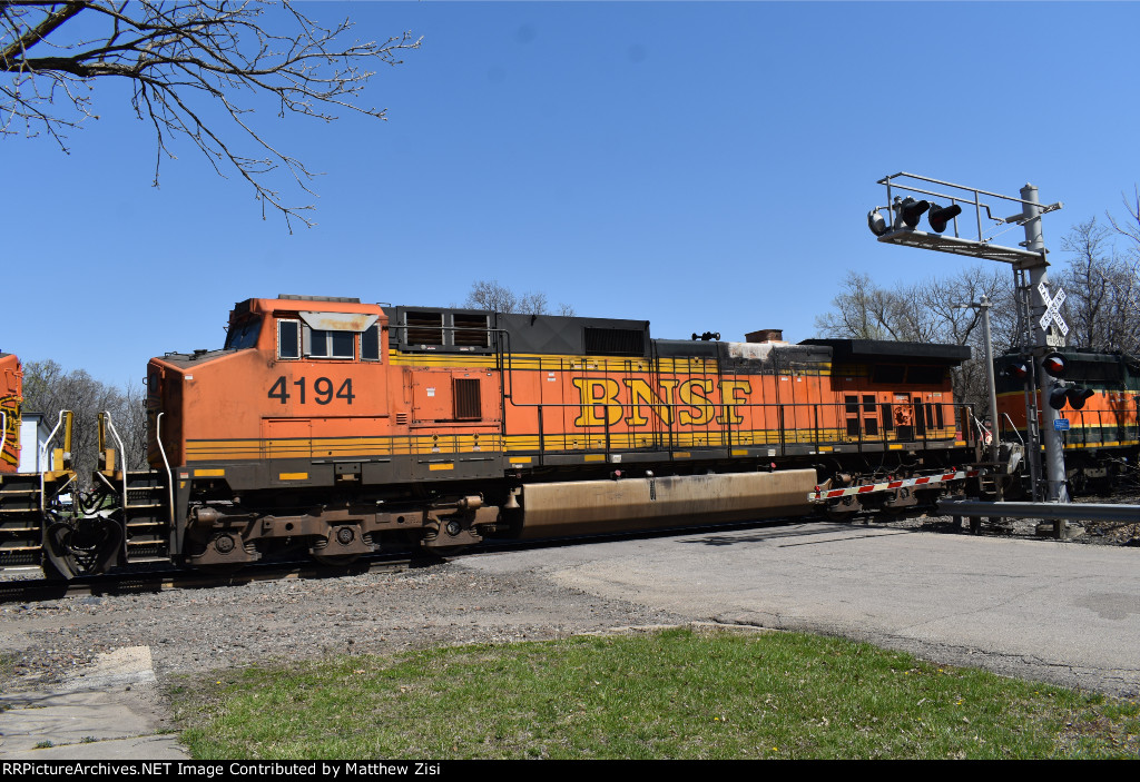 BNSF 4194